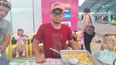 notícia: 'Espero voltar ano que vem', diz pequeno empreendedor que alcançou quase R$ 5 mil em vendas durante a 53ª Expofeira do Amapá