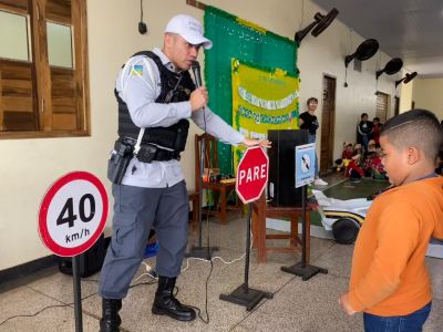 notícia: Governo do Estado promove atividades educativas para crianças na Semana Nacional do Trânsito