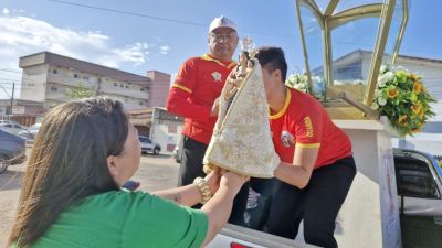 notícia: Círio 2024: Secretaria de Comunicação do Governo do Amapá recebe visita da imagem peregrina de Nossa Senhora de Nazaré