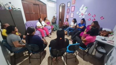 notícia: Outubro Rosa: Governo do Amapá realiza ação de autocuidade e empoderamento feminino, em Laranjal do Jari