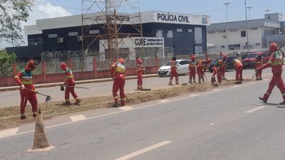 notícia: Governo do Amapá intensifica limpeza na Rodovia Duca Serra para melhorar visibilidade e segurança no trânsito