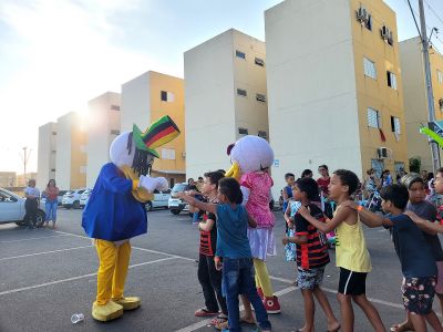 notícia: Governo do Amapá proporciona momento de diversão e alegria para crianças do Residencial Miracema, em Macapá