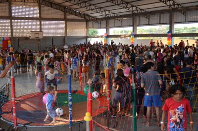 notícia: Promovido pelo Governo do Estado, projeto 'Criança Feliz’ leva alegria e diversão para moradores do Residencial Macapaba