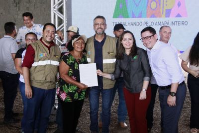 notícia: Com registro de Glebas, Governo do Amapá faz entrega histórica de mais de 40 títulos definitivos e declarações de posse para produtores rurais