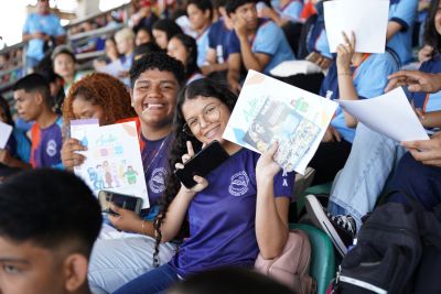 notícia: FOTOS: estudantes ganham dicas, conteúdos e descontração no aulão do Enem 2024 do Governo do Amapá  