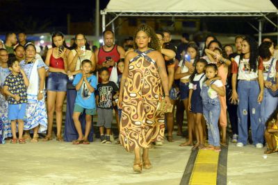 notícia: Feira e desfile de moda com mulheres ‘reais e ancestrais’ marcam encerramento do projeto Afro Mulher, em Mazagão