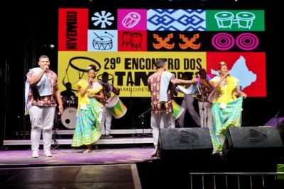 notícia: Homenagem, samba, batuque e marabaixo marcam terceira noite do 29º Encontro dos Tambores