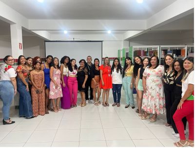 notícia: Governo do Amapá certifica mulheres com curso de informática básica, em Oiapoque