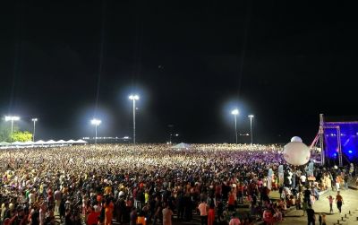 notícia: Com apoio do Governo do Estado, Fernandinho faz noite de adoração e louvor no maior show gospel da história do Amapá