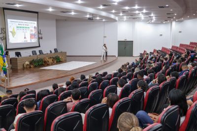 notícia: Governo do Amapá reúne aprovados na 3ª turma do concurso da educação para apresentar dados da rede estadual