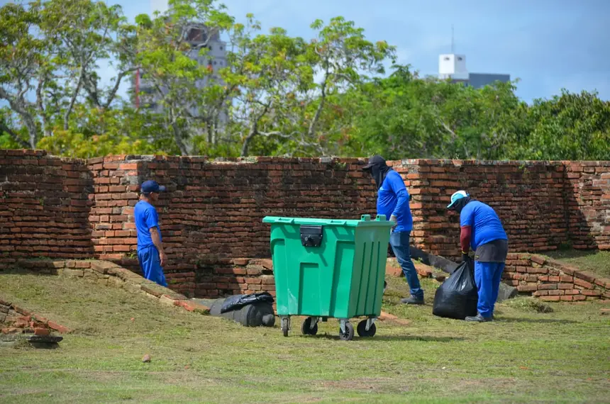 Área também recebe serviços de limpeza