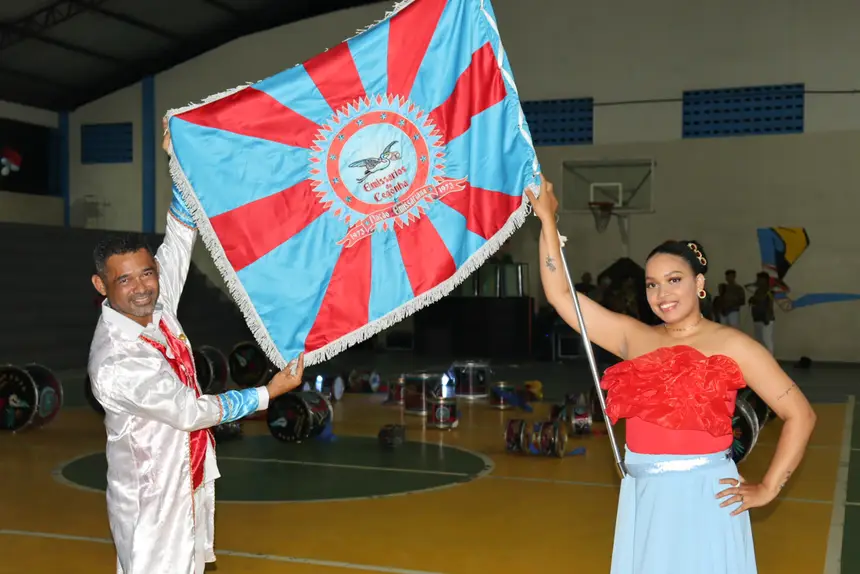 Casal porta-bandeira, Ingridis Góes e Emerson Oliveira