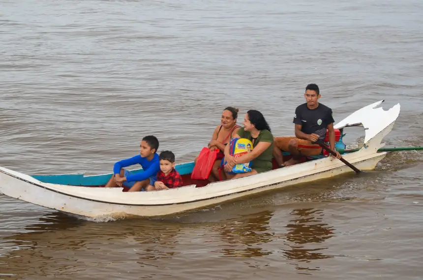 Foto: Sal Lima/GEA Ribeirinhos de várias comunidades próximas chegam de todo o lugar