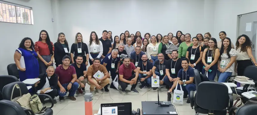 Foto oficial do segundo dia de curso com os participantes
