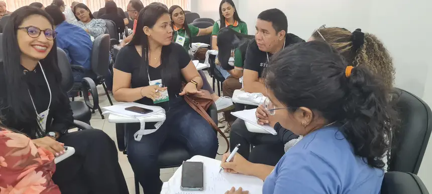 Momento de discussão em grupo