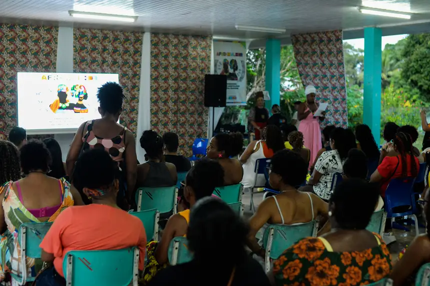 Aula inaugural do ‘Afro Mulher’ aconteceu na noite de sábado, 9, na escola José Bonifácio, no Quilombo do Curiaú