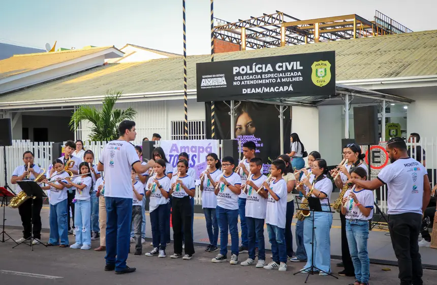 apresentação dos alunos do projeto "Música na Comunidade"