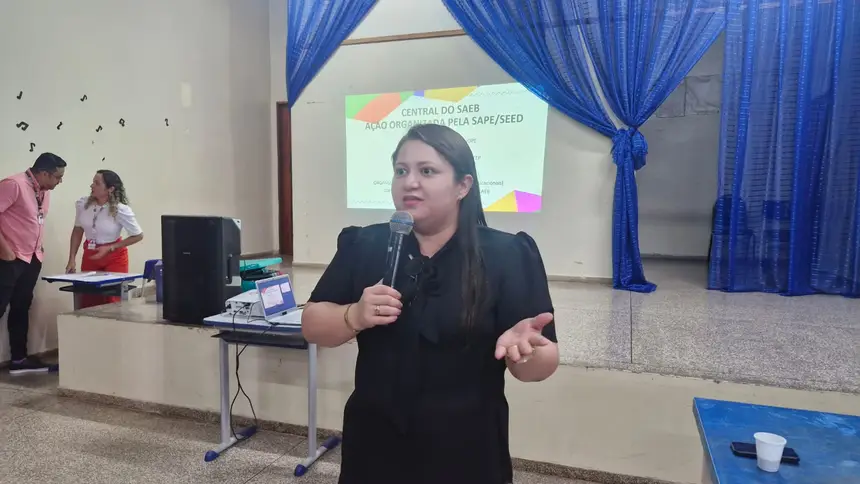 Secretária adjunta de Políticas Educacionais, Danielle Dias