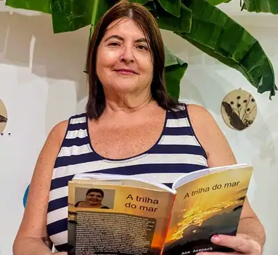 notícia: ‘Escrever me ajudou a desabafar meus medos’, diz autora de livro ao falar de saúde mental no Amapá