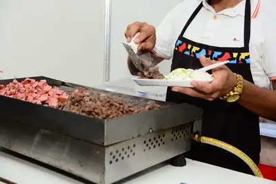 notícia: Empreendedores de alimentos e artesanato recebem apoio do Governo do Amapá para a festa de São Sebastião, no Carmo do Macacoari