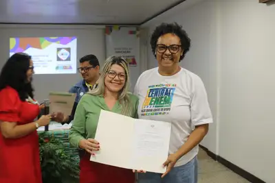 notícia: 'Nosso objetivo é levar o aluno da escola pública para a universidade', diz professora da Central do Enem homenageada pelo Governo do Amapá