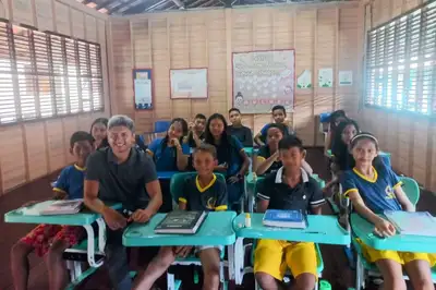 notícia: Professor do Amapá leva ensino de francês para estudantes do Bailique e se torna destaque nacional 