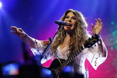 notícia: Com apoio do Governo do Amapá, Banda Placa recebe cantora Elba Ramalho na abertura do Carnaval do Povo 2025