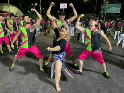 notícia: ‘Quando os portões do Sambódromo abrem, meu coração pulsa no ritmo da bateria’, diz coreógrafa que ensaia mais de 200 pessoas para o Carnaval 2025