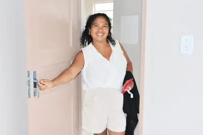 notícia: ‘Estou extasiada, é um salto para mudança’, celebra futura moradora em primeiro contato com o Residencial Nelson dos Anjos