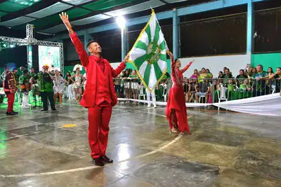 notícia: Império do Povo recebe Governo do Estado e Liesap durante primeira 'Visita da Corte' para o Carnaval 2025