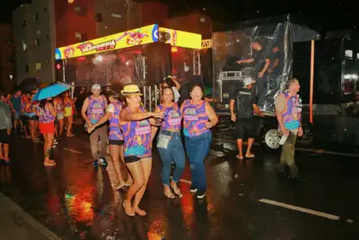 notícia: 'Carnaval nos Residenciais' leva alegria e interatividade aos moradores do habitacional Vila dos Oliveiras, em Macapá