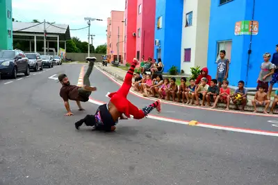 notícia: 'Circuito de hip-hop': 1ª edição do movimento itinerante percorre conjuntos habitacionais de Macapá para fortalecer cultura urbana