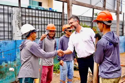 notícia: Governador Clécio Luís vistoria reconstrução da Escola Estadual Maria Catarina Dantas Tibúrcio, em Santana