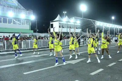 notícia: Carnaval 2025: Império da Zona Norte abre segunda noite de ensaios técnicos das escolas de samba no Sambódromo de Macapá