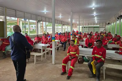 notícia: Hospital de Emergência de Macapá leva momento de louvor e fé para trabalhadores no canteiro de obras do novo prédio 