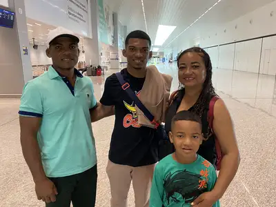 notícia: Com apoio do Governo do Amapá, jovem jogador quilombola embarca para 'peneira' no Araucária FC, em Curitiba   