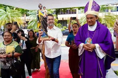 notícia: Palácio do Setentrião recebe imagem de São José como parte da peregrinação do santo em Macapá