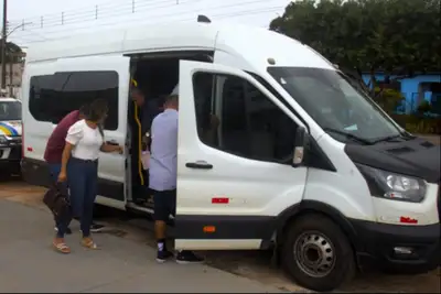 notícia: Governo do Amapá garante transporte para pacientes de consultas eletivas pré-operatórias no Hospital Regional de Porto Grande 