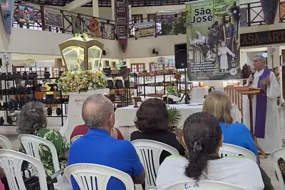 notícia: Artesãos participam de missa em honra à São José, padroeiro da categoria, em Macapá