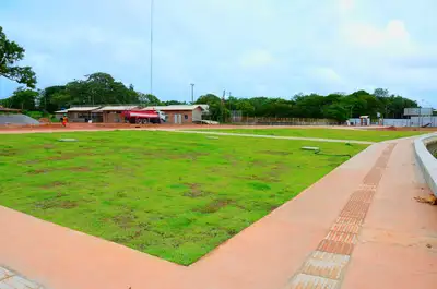 notícia: Obra do Complexo do Aturiá avança e novo espaço turístico está com calçamento e grama natural