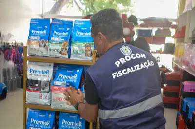 notícia: Operação conjunta do Procon e Bem-Estar Animal do Amapá apreende mais de 200 produtos fora do prazo de validade 