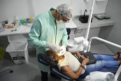 notícia: Mais Sorriso: Governo do Amapá inicia entrega de próteses dentárias para idosos e ribeirinhos de Santana