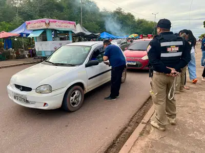 notícia: Maio Amarelo: Detran Amapá realiza blitz educativa na Avenida Santana para conscientizar motoristas e pedestres
