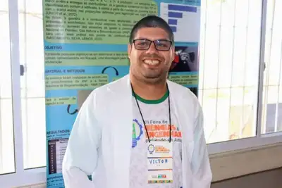 notícia: ‘É um espaço para buscar conhecimento e melhorar ideias’, diz aluno vencedor da etapa EJA na Feira de Ciências e Engenharia do Amapá; inscrições estão
