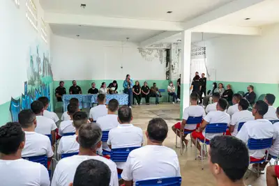 notícia: Governo do Estado realiza aula inaugural do Programa Brasil Alfabetizado no Instituto Penitenciário do Amapá 