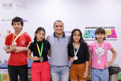 notícia: Estudantes da Escola Estadual Irineu Gama Paes conquistam medalhas de ouro, prata e bronze na Olimpíada Brasileira de Geopolítica