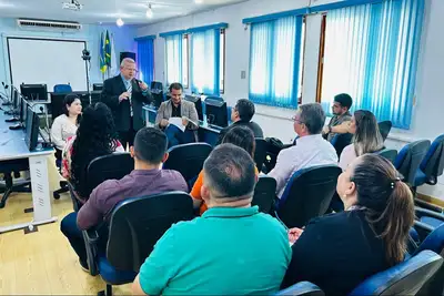 notícia: Governo do Amapá reúne com servidores da Polícia Civil para abordar processos de aposentadoria, em Macapá