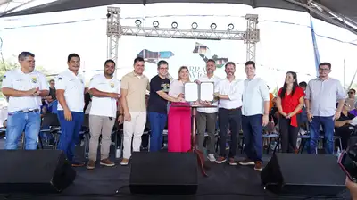 notícia: ‘Um direito conquistado e uma reparação histórica para as famílias’, diz governador Clécio Luís na entrega de títulos fundiários em Serra do Navio