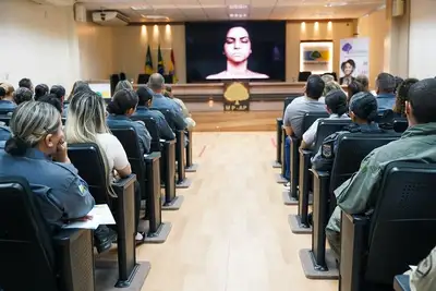 galeria:  Agosto Lilás : Capacitação Prepara Agentes de Segurança para Prevenir a Violência Contra Mulheres e Meninas nas Escolas