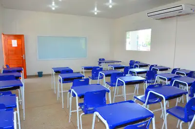 notícia: Governo do Amapá transforma Escola Estadual Lauro Chaves com serviço de reestruturação completa em Macapá
